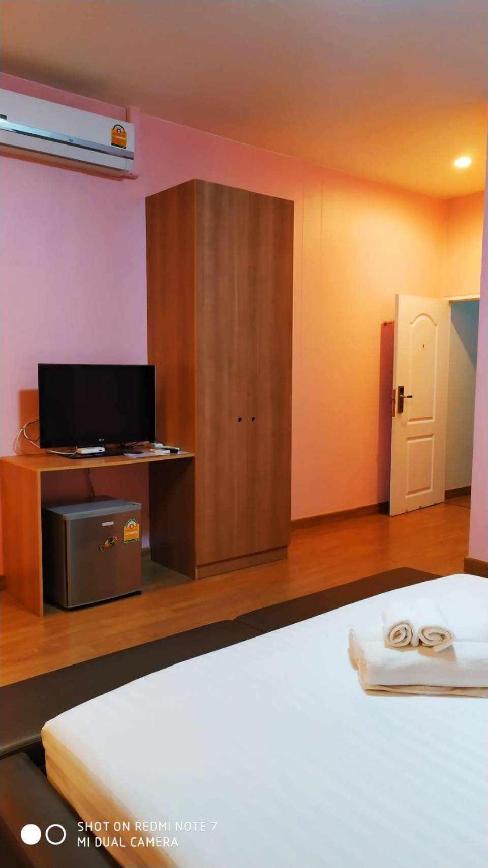 Jong Lux Pak Dee Bed and Breakfast Uttaradit Eksteriør billede